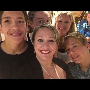 Meet your Posher, Lisa